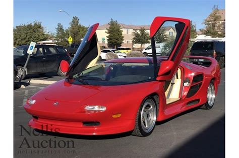 1996 Vector M12 headed to auction