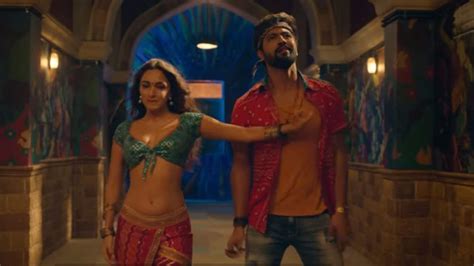 Govinda Naam Mera song Bijli: Vicky Kaushal dances his heart out; Kiara ...