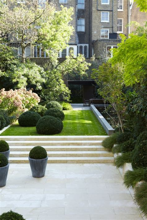 24 Beautiful Boxwood Garden Ideas