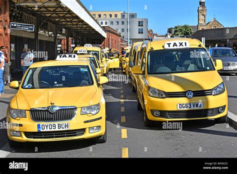 Bournemouth railway station hi-res stock photography and images - Alamy