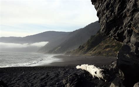 Black Sands Beach of Shelter Cove in Whitethorn, CA - California Beaches