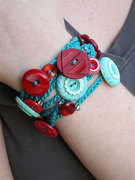 Blue Red Button Necklace | Crochet accessories, Button jewelry, Jewelry ...