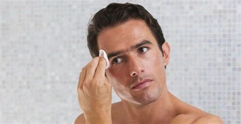 5 Quick Tips for Dealing With Oily Skin | 18/8 Men's Salon San Diego