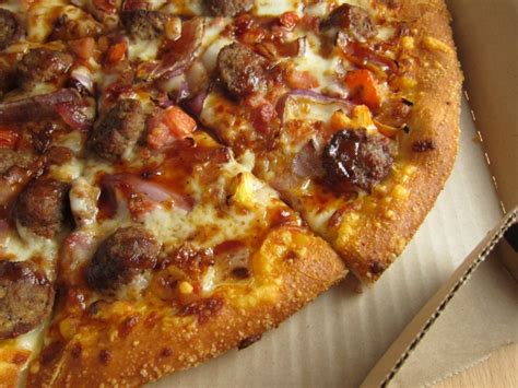 Review: Pizza Hut - BBQ Bacon Cheeseburger Pizza