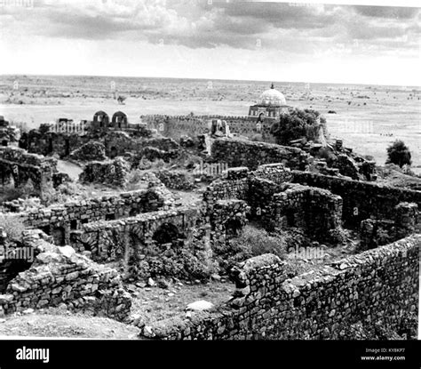 Tughlaqabad fort Black and White Stock Photos & Images - Alamy