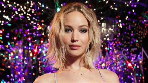 Jennifer Lawrence Responds to Passengers Criticism in Vogue Interview ...