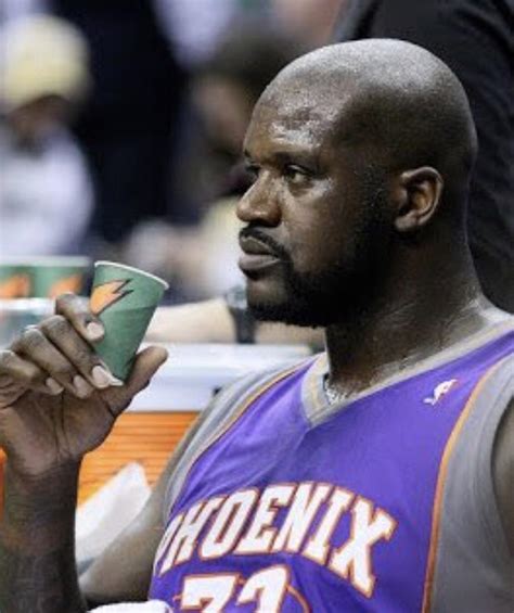 Shaq holding cup : r/ShaqHoldingThings