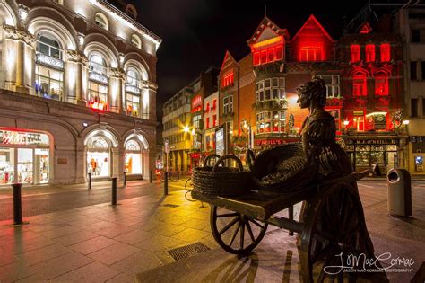 Molly Malone Statue in City Centre Dublin - Tours and Activities | Expedia