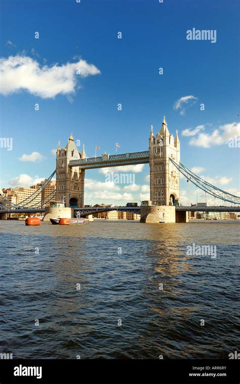 Tower bridge River Thames Stock Photo - Alamy