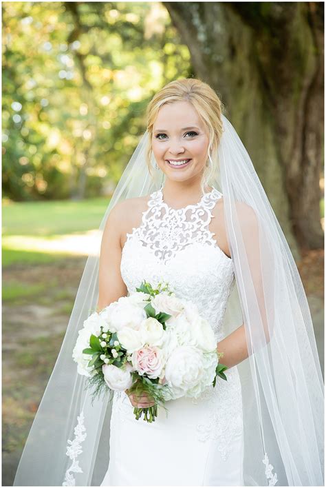 White House Hotel Bridal Session | Biloxi Weddings - kaycestorkweddings.com