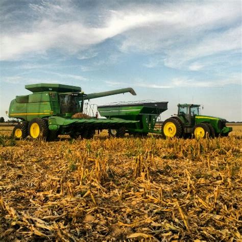 Harvesting Corn Nonstop - The Farmer's Life