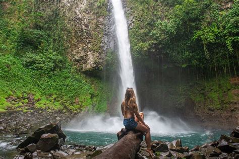 Full day Hanging Bridges, Volcano, Fortuna Waterfall and Hotsprings