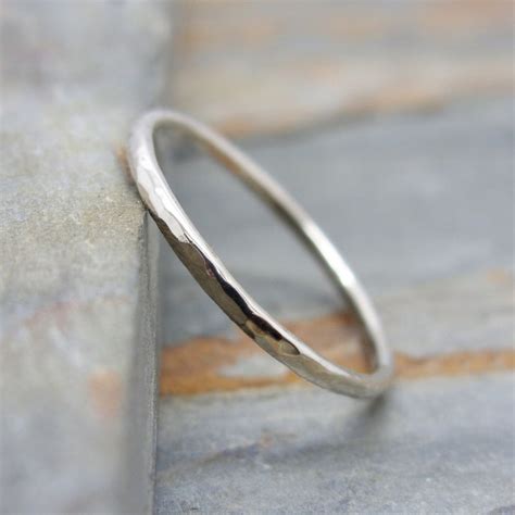 Simple Thin 14k White Gold Wedding Band in Smooth Hammered - Etsy