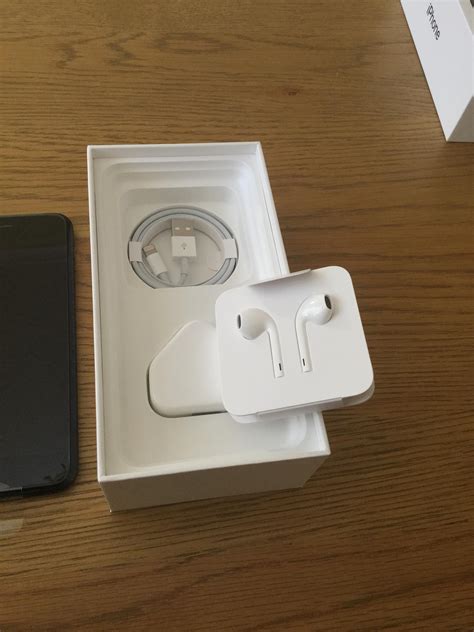 My iPhone unboxing and first impressions. | MacRumors Forums