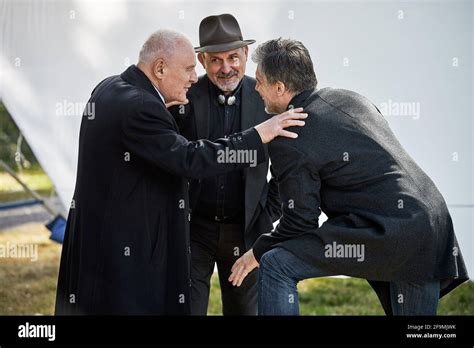 THE VIRTUOSO, from left: Anthony Hopkins, director Nick Stagliano ...