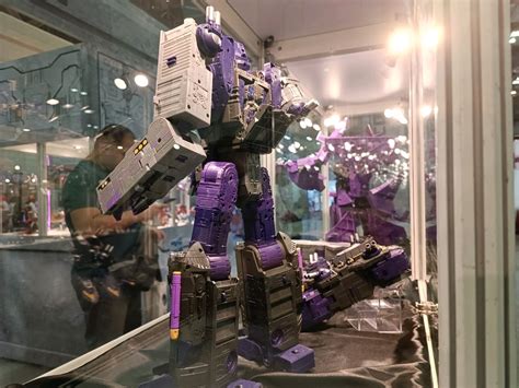 Titan Class Tidal Wave Revealed at Cybertron Fest 2023 in Singapore - Transformers