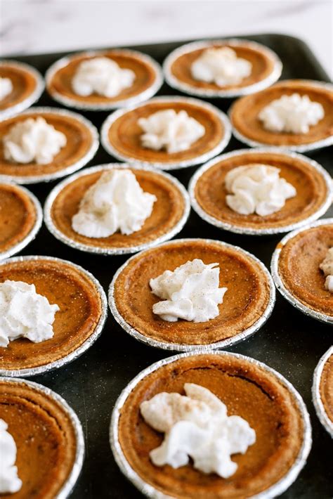 Mini pumpkin pies with graham cracker crust – Artofit