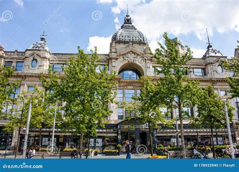 Hilton Hotel in Antwerpen City Editorial Image - Image of district ...