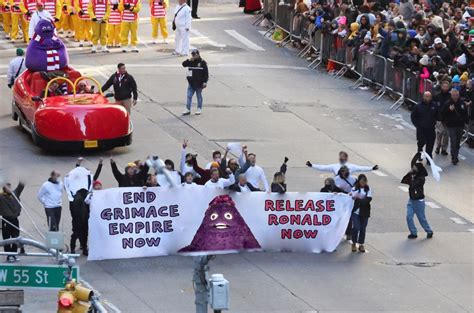 Grimace at the Thanksgiving Parade : r/MemeTemplatesOfficial