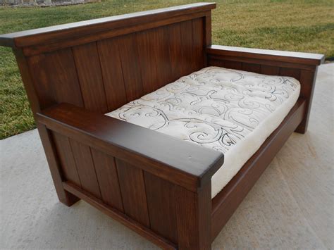 Wooden Daybed - Ideas on Foter