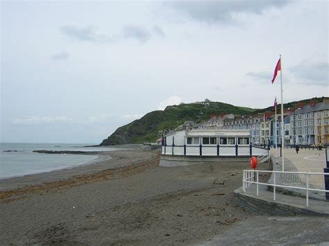 Aberystwyth North Beach, Ceredigion, Wales :: British Beaches