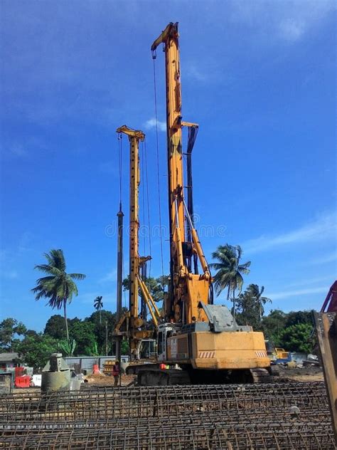 Bore Pile Machine In The Construction Site Editorial Photo - Image of dirt, build: 62278601