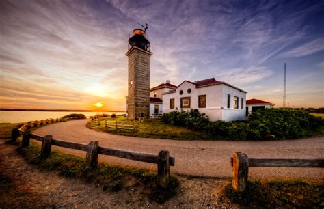 Sunset at Beavertail Lighthouse | Beavertail Lighthouse Jame… | Flickr