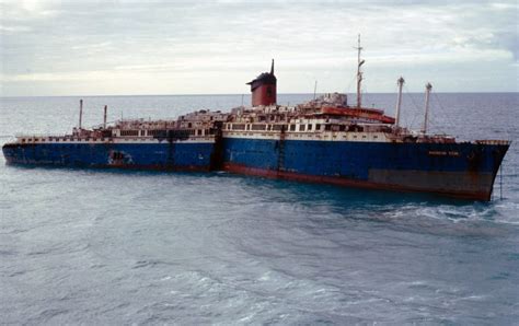 American Star: 70 años de guerra, lujo y olvido - Abandoned Spain