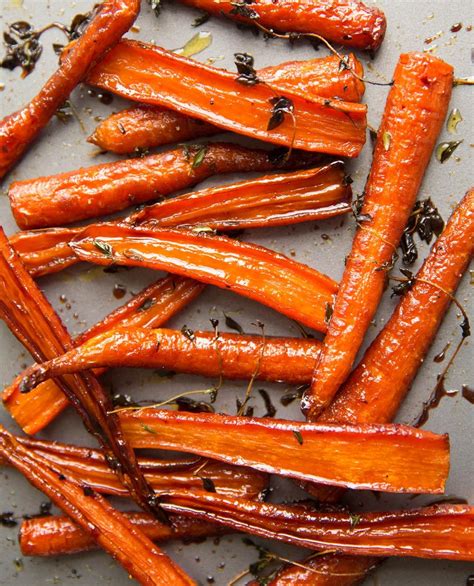 These Honey Balsamic Roasted Carrots are beautifully caramelized in a ...