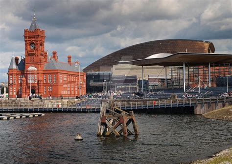 Welsh Assembly Building by Grosvenor-Photos on DeviantArt