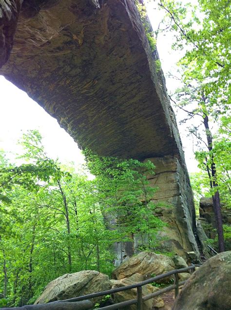 Natural Bridge State Resort Park hiking to the arch