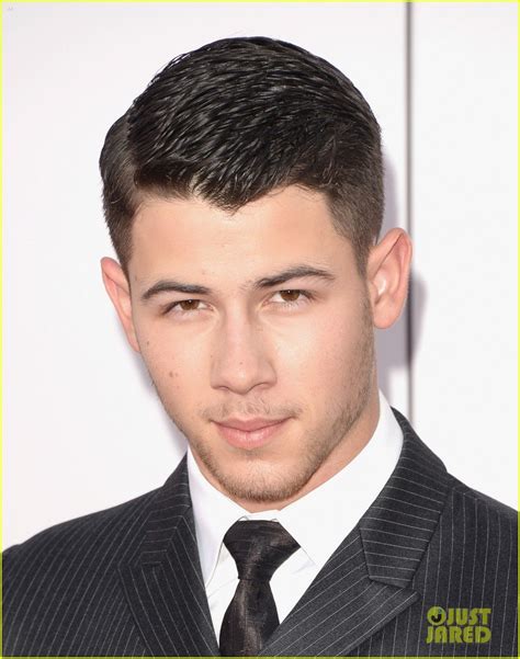 Nick Jonas Walks AMAs Red Carpet & Looks So Good Doing It: Photo ...