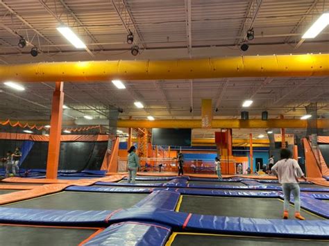 SKY ZONE TRAMPOLINE PARK - 37 Photos & 72 Reviews - Trampoline Parks ...