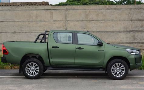 India’s First Toyota Hilux with Matte Green Wrap – This is IT » Car ...