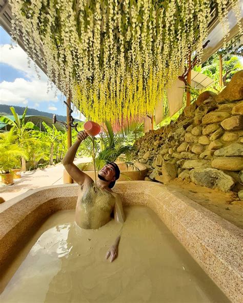 Mud bath in Vietnam: Immerse yourself in the ultimate bliss