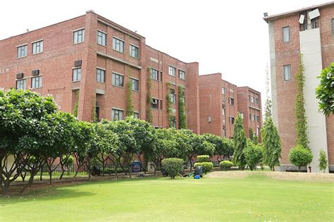 IILM University School of Law's 1-Year LLM Program [Delhi NCR]: Apply ...