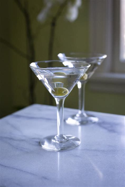 The BEST Dry Gin Martini Recipe! | Feasting At Home