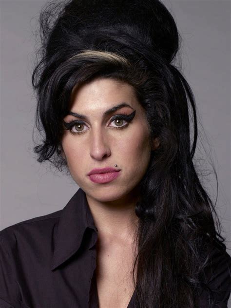 Amy Winehouse biography, dating history, family, age and cause of death | Zoomboola