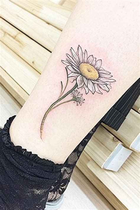 Beautiful Tattoo of a Daisy Ideas You Will Want to Copy - Glaminati