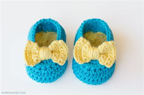 Yellow Bow Easy Crochet Baby Booties | FaveCrafts.com