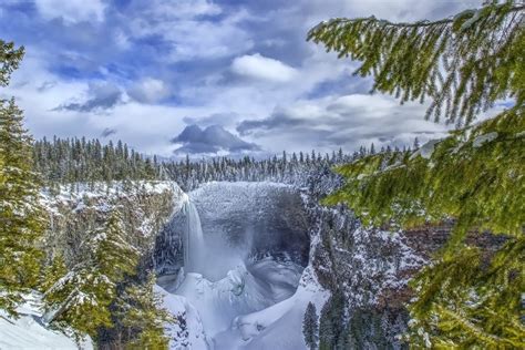 This Breathtaking Canadian Waterfall Creates a Massive Ice Cone During Winter Due to its ...