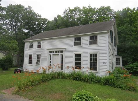 29 Williams St, Williamsburg, MA 01096 | Zillow