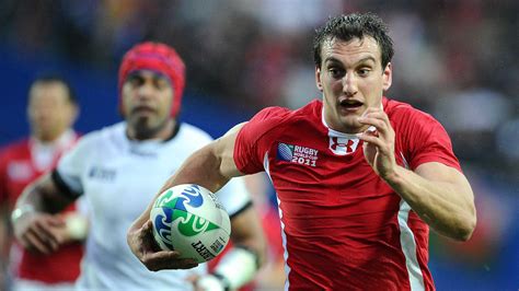 Stinger injury rules Wales' Warburton out