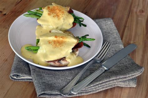 Vegan Eggs Benedict - The Edgy Veg