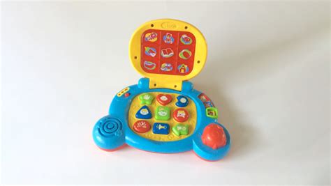 8 Perfect Toys for Development in 18-Month-Olds - New Kids Center