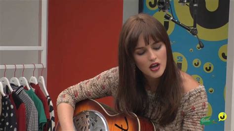 Leighton Meester singing Runaway - YouTube