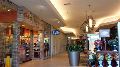 The Louisiana and Texas Retail Blogspot: Acadiana Mall Lafayette La. Pre-renovation and after ...