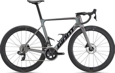 Compare: 2023 Giant Propel Advanced 1 vs Propel Advanced Pro 0 AXS – 99 Spokes