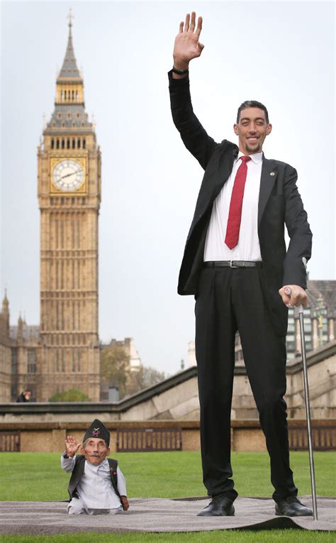 World's Tallest Man, Shortest Man Meet for Guinness World Records Day ...