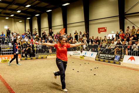 Metairon and Alarcon claim singles crowns at World Petanque Championships